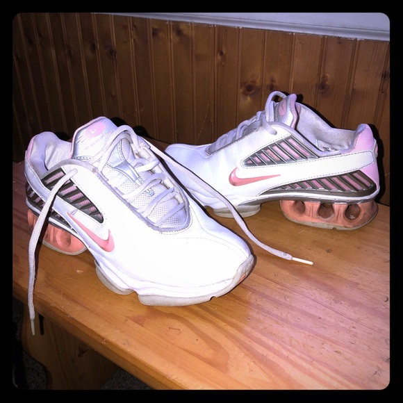 Nike Shoes - White/Pink Nike Shocks